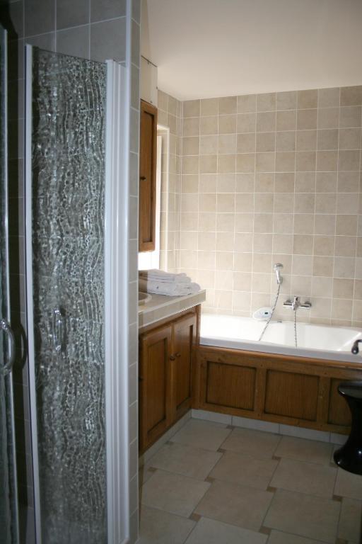 Chambres D'Hotes Du Hameau Les Brunes Bozouls Room photo