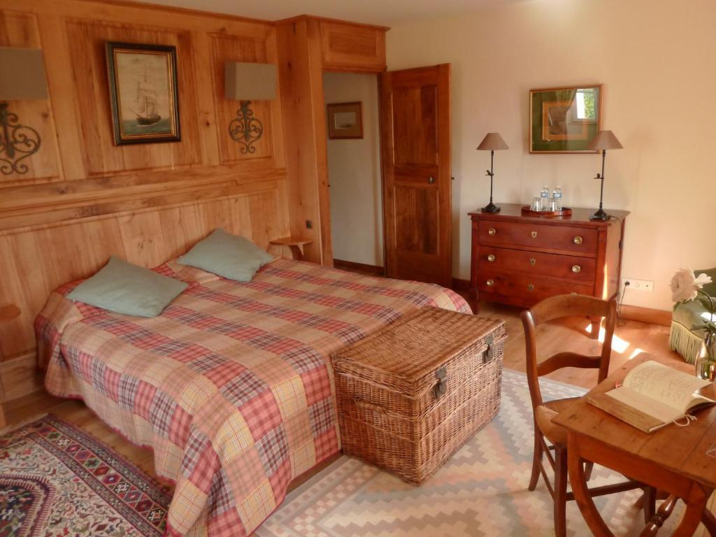 Chambres D'Hotes Du Hameau Les Brunes Bozouls Room photo
