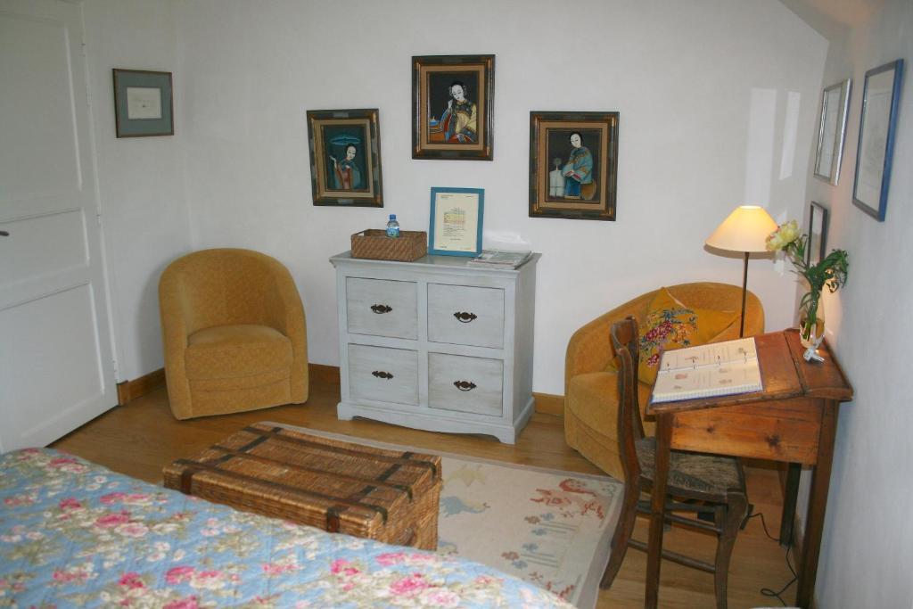 Chambres D'Hotes Du Hameau Les Brunes Bozouls Room photo